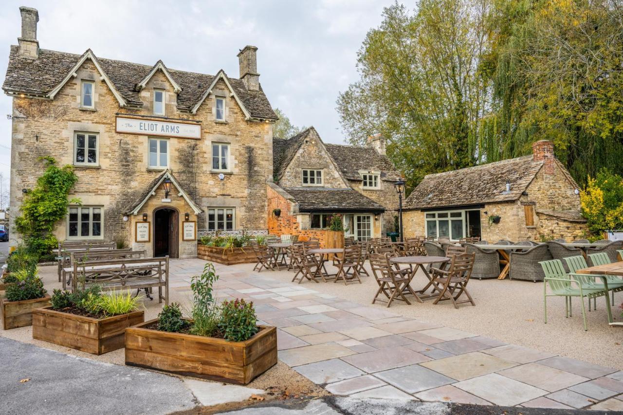 Eliot Arms Hotel Cirencester Exterior photo