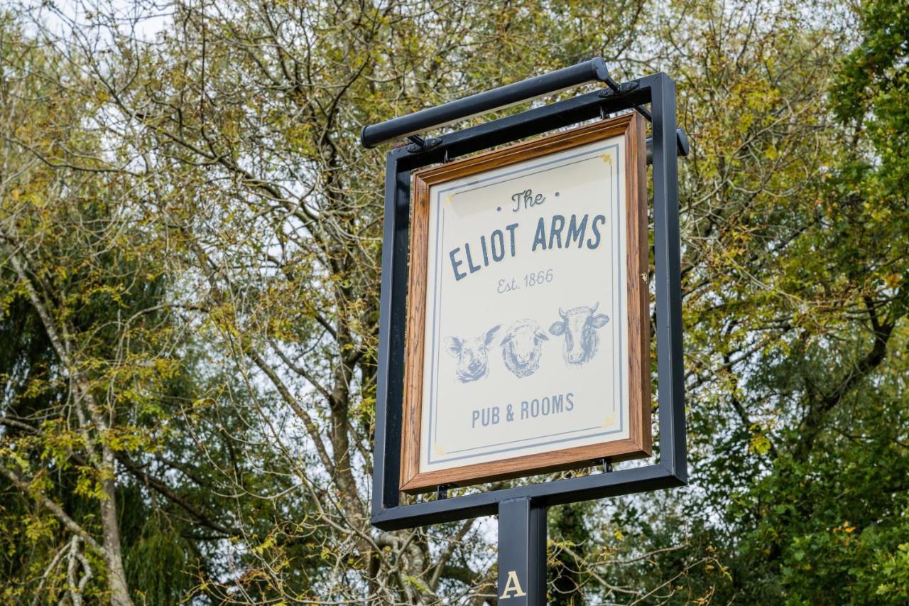Eliot Arms Hotel Cirencester Exterior photo